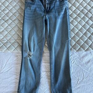 Kut from the Kloth Light Blue Straight Leg Jeans with Knee Distress